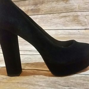 Steve Madden 💞 Black Platform Pumps